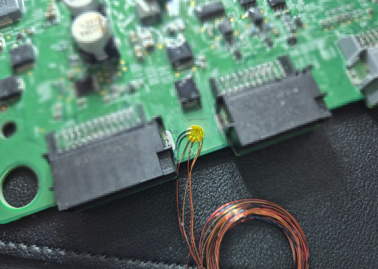 PCB에 스트레인게이지 부착 작업